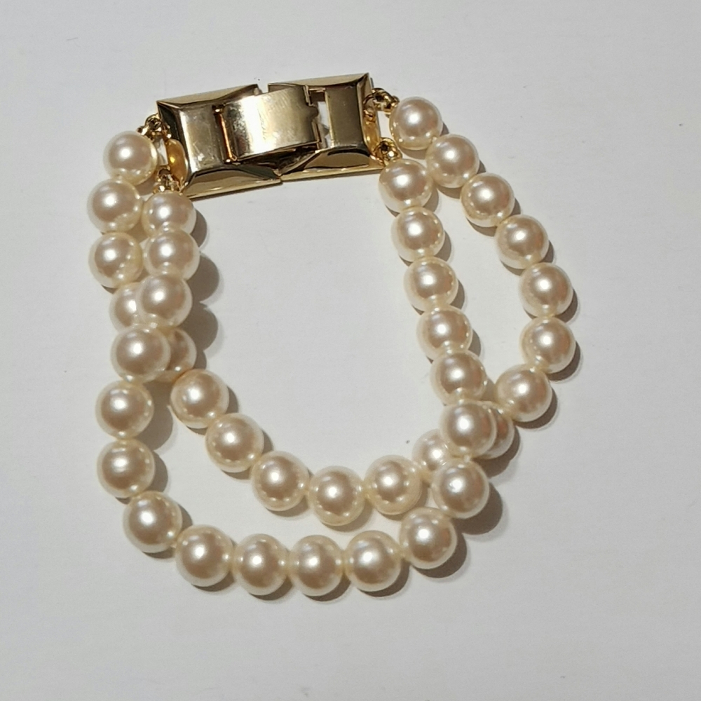 Pearl bracelet